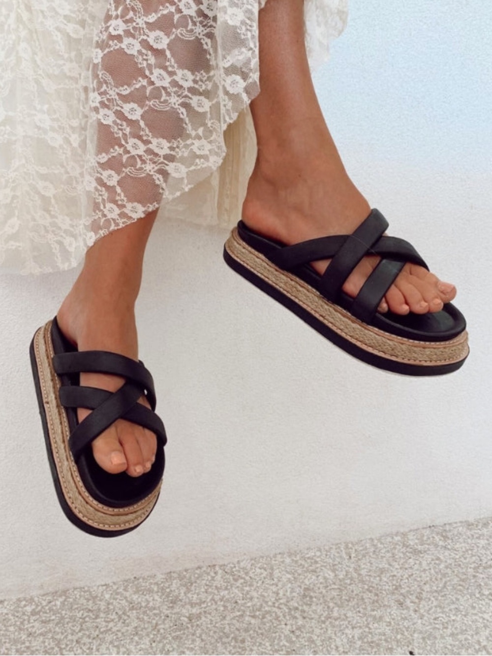 SOLEIL Platform Slide Sandals - Black